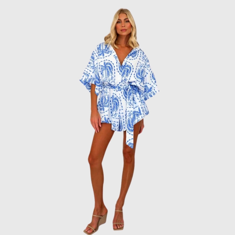Strampler mit Boho-Grafik und Schnürgürtel