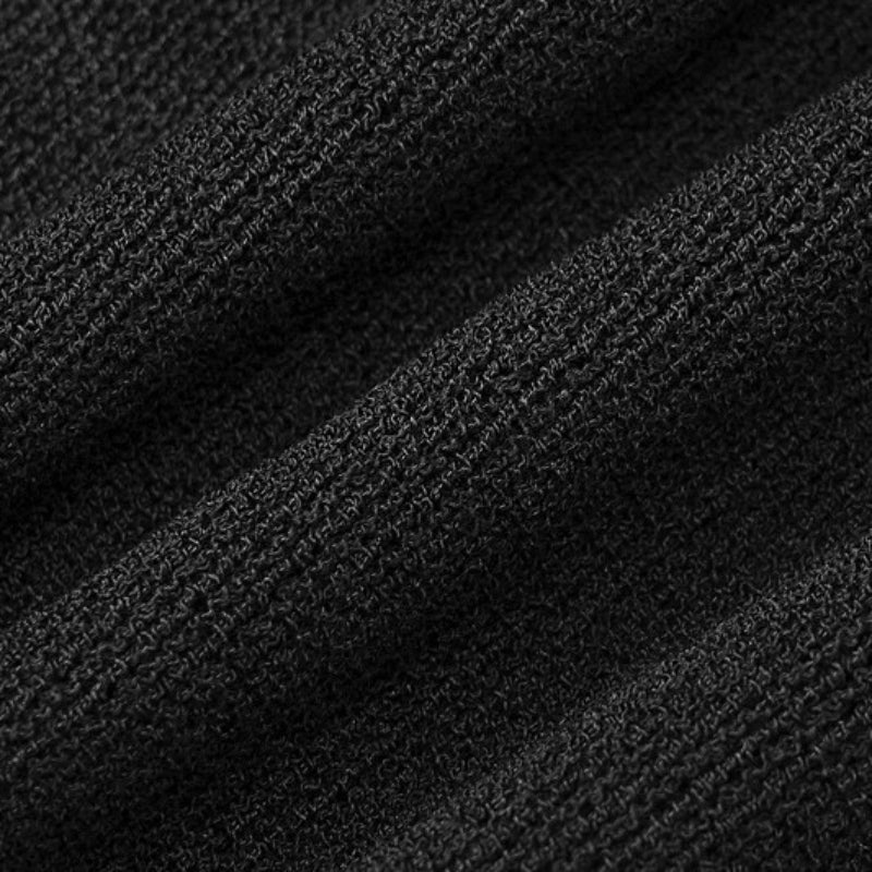 Gestrickter kurzer Strampler mit kurzen Ärmeln und Reißverschluss