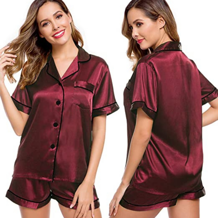 Seidenes Pyjama-Ensemble mit kurzen Ärmeln für Damen.