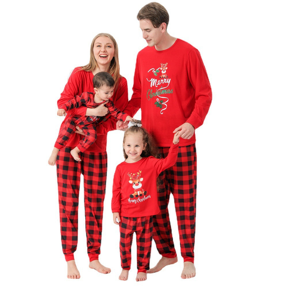 Passendes Familien-Pyjama-Set mit „Merry Christmas Elk“-Aufdruck