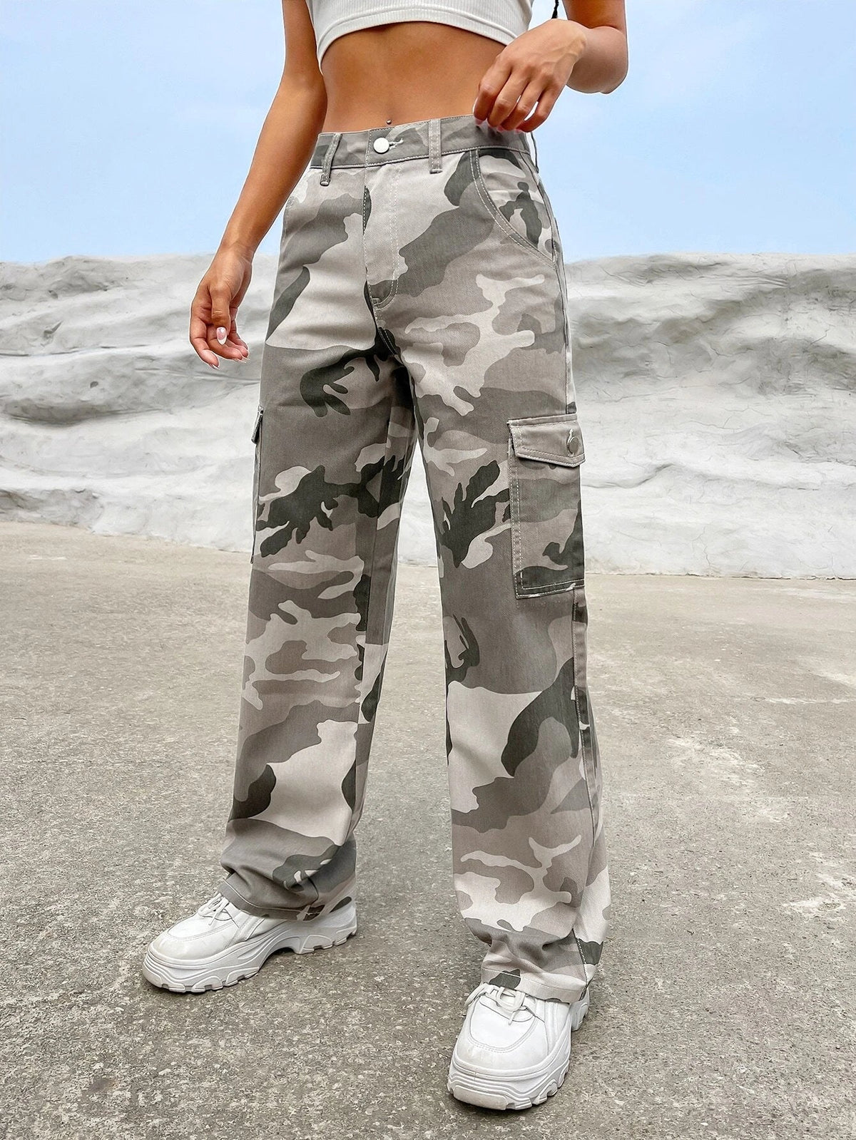Camo Print Flap Pocket Side High Waist Cargo Jeans