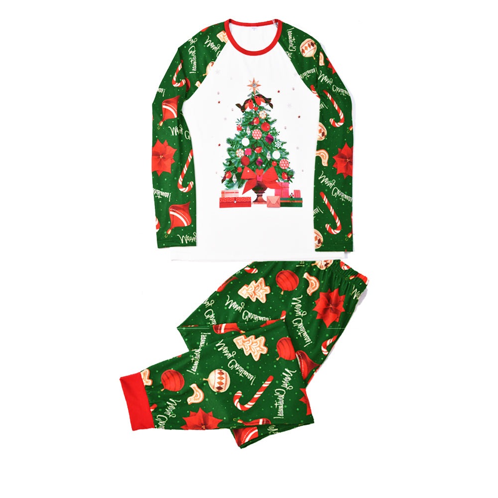 Passendes Familien-Pyjama-Set mit Weihnachtsbaum-Aufdruck