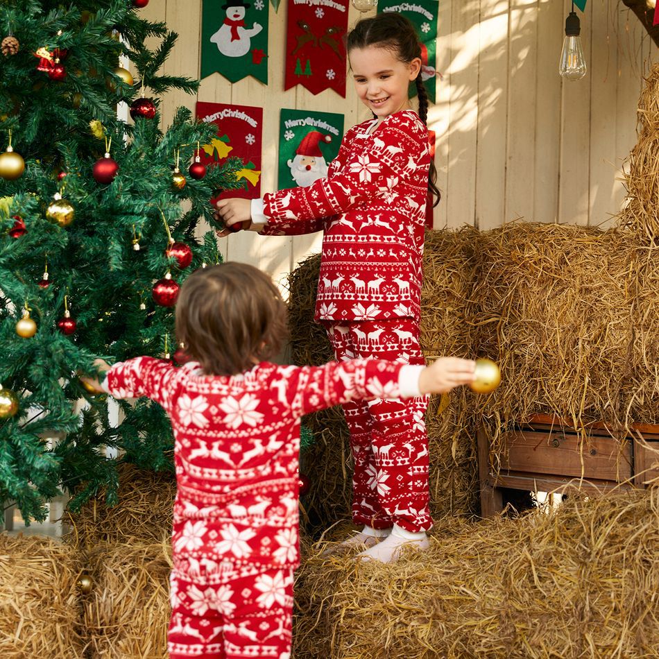 Mehrfarbig bedrucktes Weihnachtspyjama-Set für die ganze Familie