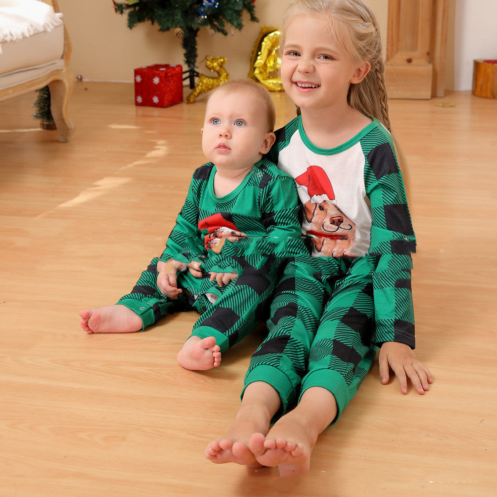 Ensemble de pyjama assorti pour la famille imprimé chiot Père Noël de Noël