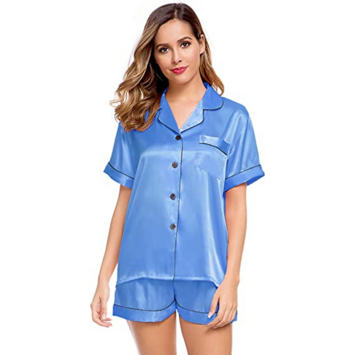 Seidenes Pyjama-Ensemble mit kurzen Ärmeln für Damen.