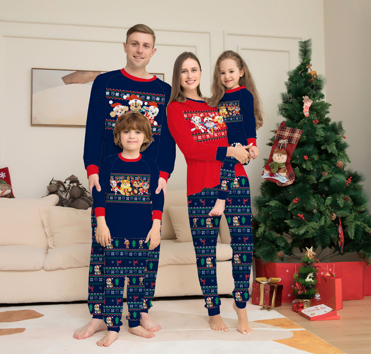 Ensemble de pyjamas assortis pour famille de Noël imprimés d'élans de dessin animé