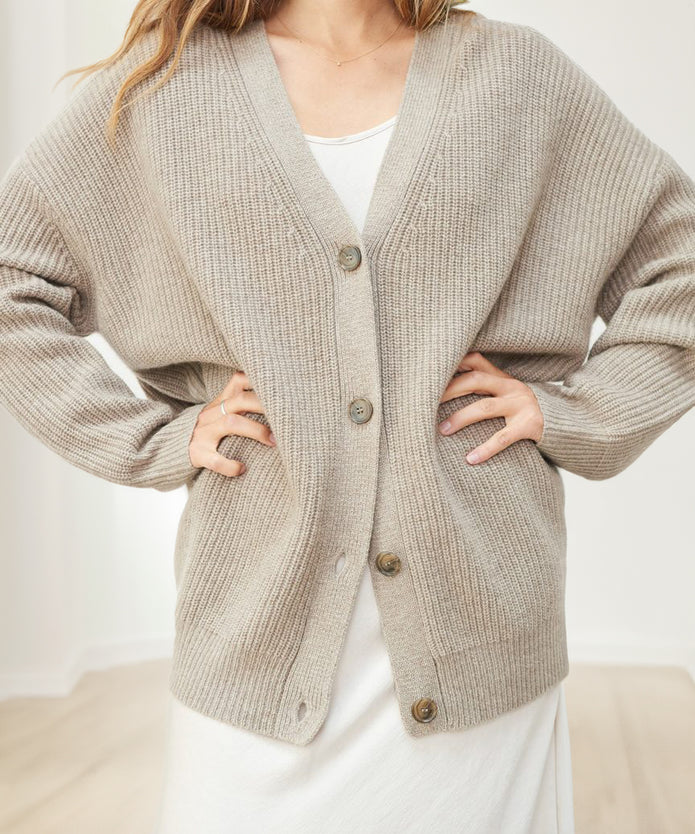 Modische Strickjacke mit Pailletten