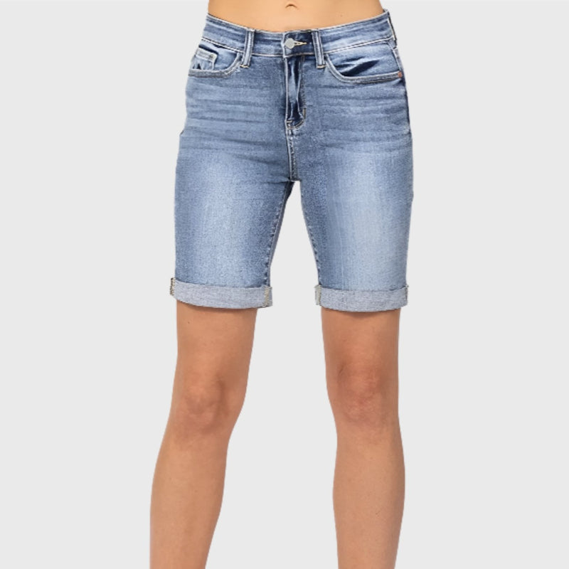 Lässige, schmal geschnittene Curling-Jeans-Shorts