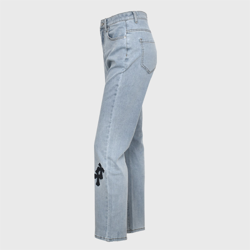 Stretchige Denim-Jeans mit Kreuzaufnähern