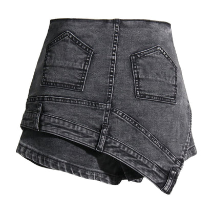 Modische asymmetrische Denim-Shorts