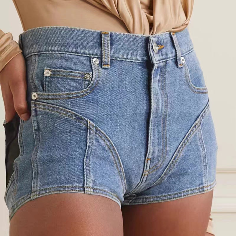 Short en jean patchwork à la mode