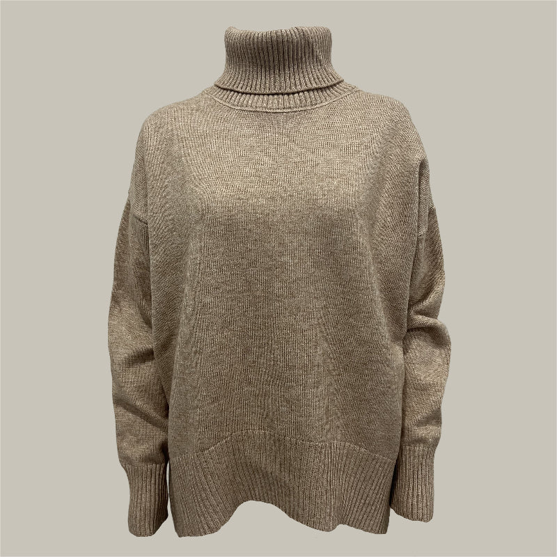 Lockerer Strickpullover mit hohem Kragen