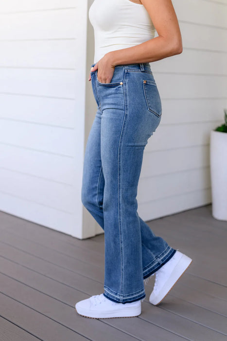 Judy – Bootcut-Jeans mit erhöhtem Bund