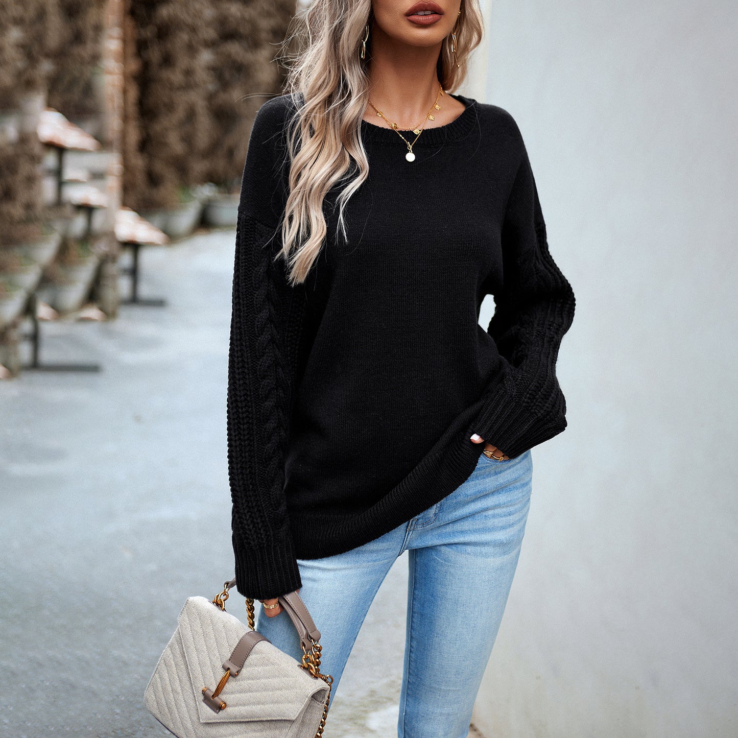 Unverzichtbarer, minimalistischer, einfarbiger Pullover mit rundem Pullover