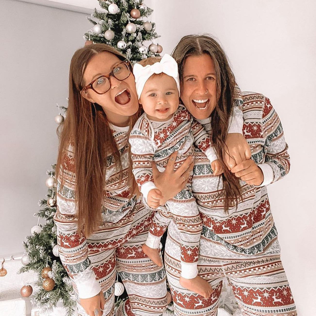 Familien-passendes Pyjama-Set mit Weihnachtsmuster