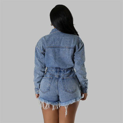 Hochelastischer Denim-Strampler mit zerrissenen Quasten