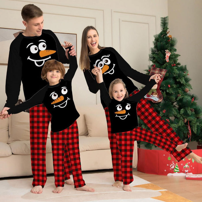 Das Schneemann-Nase-Familien-Ferien-Pyjama-Set