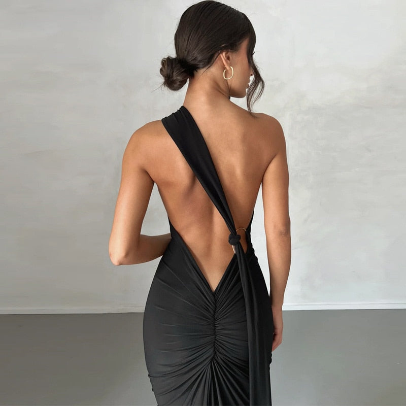 Robe longue dos nu à épaules obliques