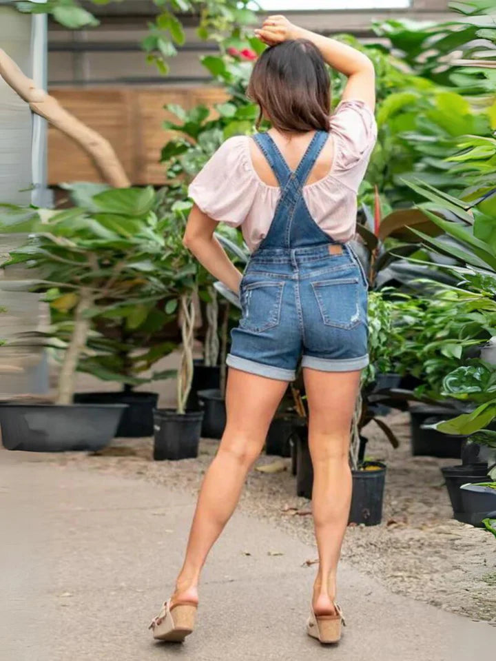 Dehnbare, hochgeschnittene Jeans-Overall-Shorts 