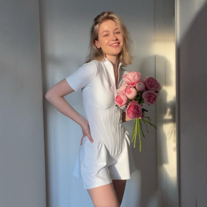 Kurzarm-Strampler mit schmaler Passform und Reißverschluss 