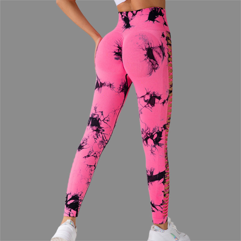 Stilvolle nahtlose Leggings mit hohlem Tie-Dye-Print