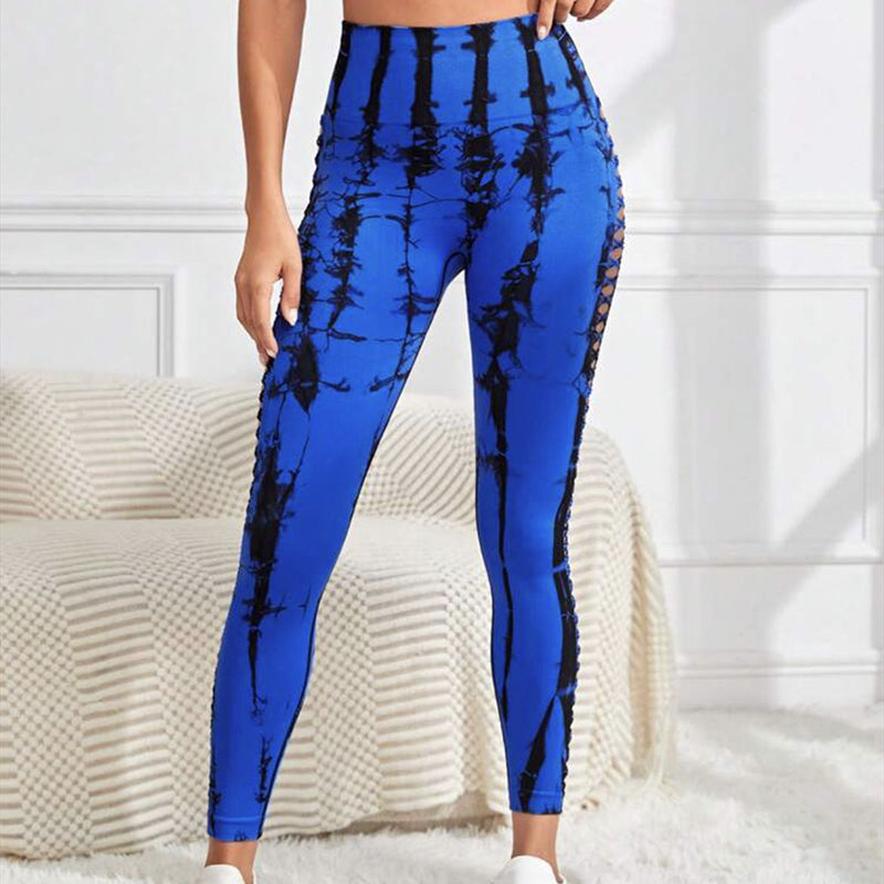 Stilvolle nahtlose Leggings mit hohlem Tie-Dye-Print