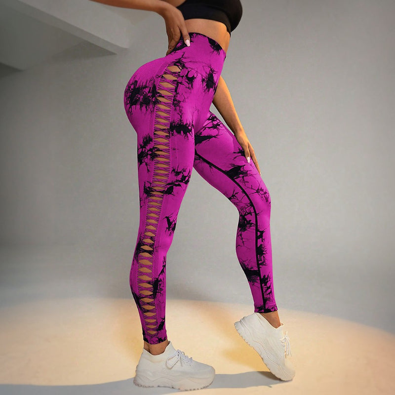 Stilvolle nahtlose Leggings mit hohlem Tie-Dye-Print