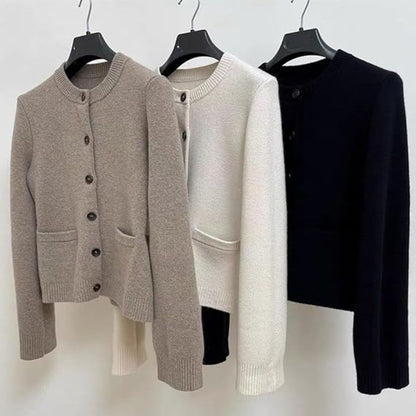 Cardigan tricoté élégant avec boutons amincissants 