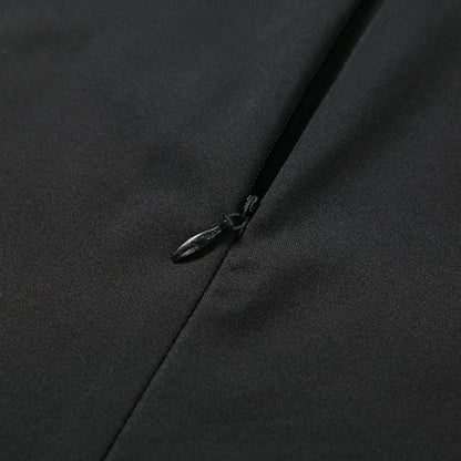 Sommerlicher eleganter Strampler mit Etui-Reißverschluss