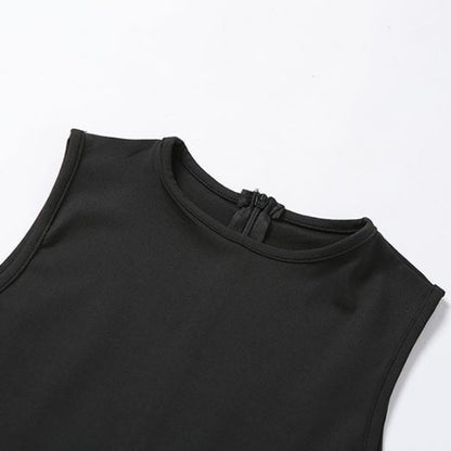 Sommerlicher eleganter Strampler mit Etui-Reißverschluss