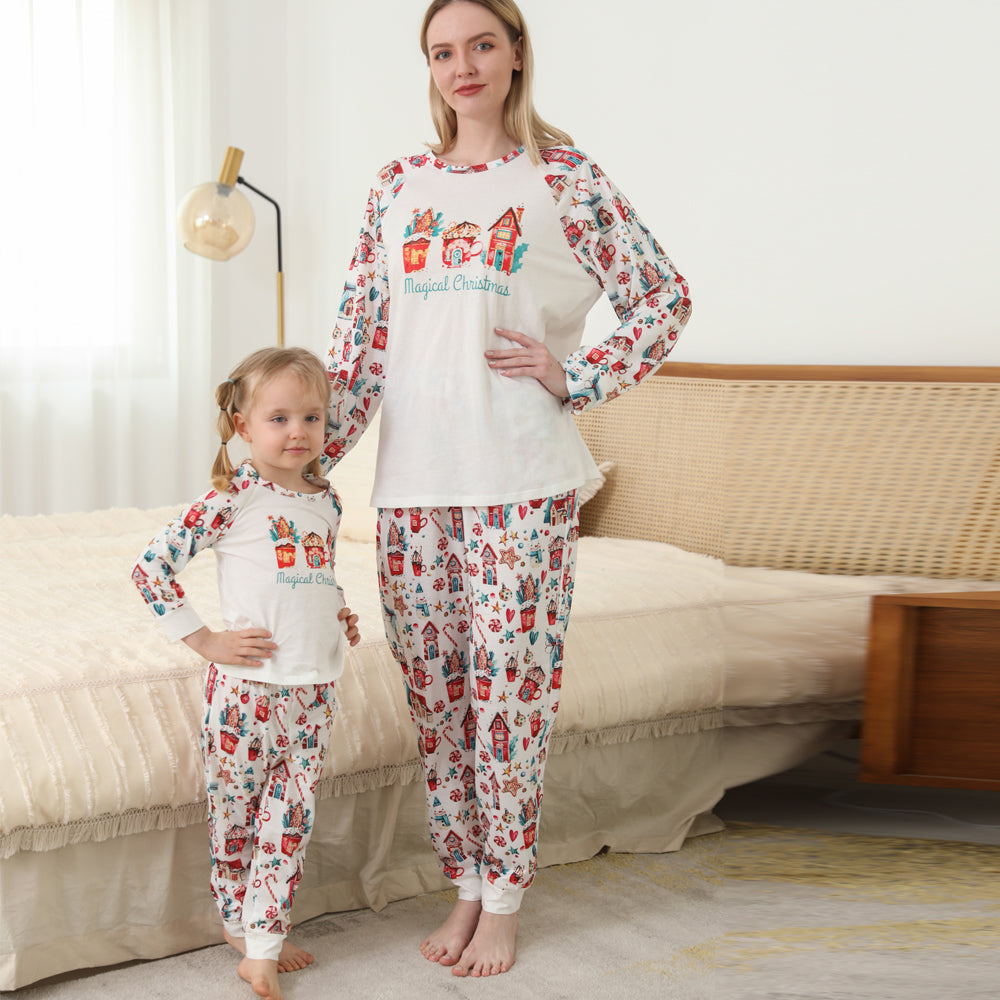 Accueil Ensemble de pyjamas assortis pour la famille de Noël magique