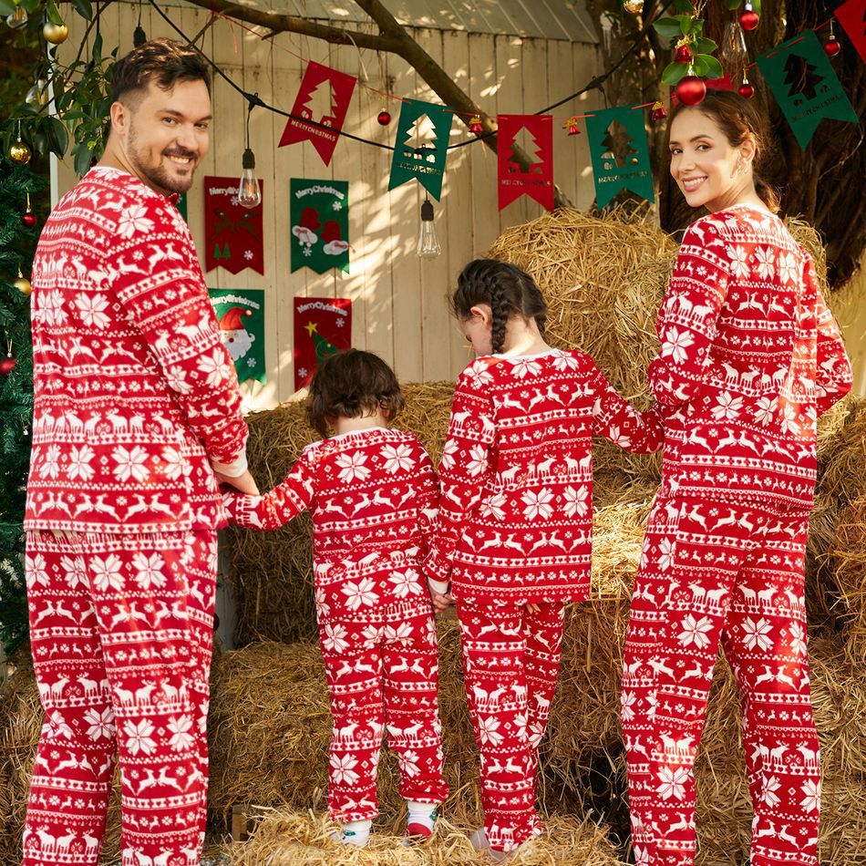 Ensemble de pyjamas assortis pour la famille de Noël à imprimés multiples