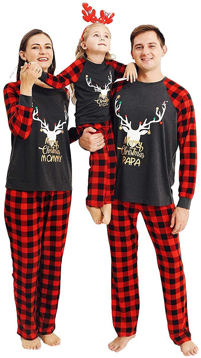 Passendes Familien-Pyjama-Set mit „Merry Christmas Elk“-Aufdruck