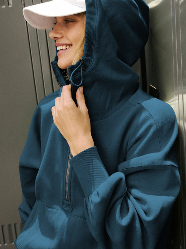 Athletischer Kapuzenpullover mit Kordelzug, langen Ärmeln und halbem Reißverschluss